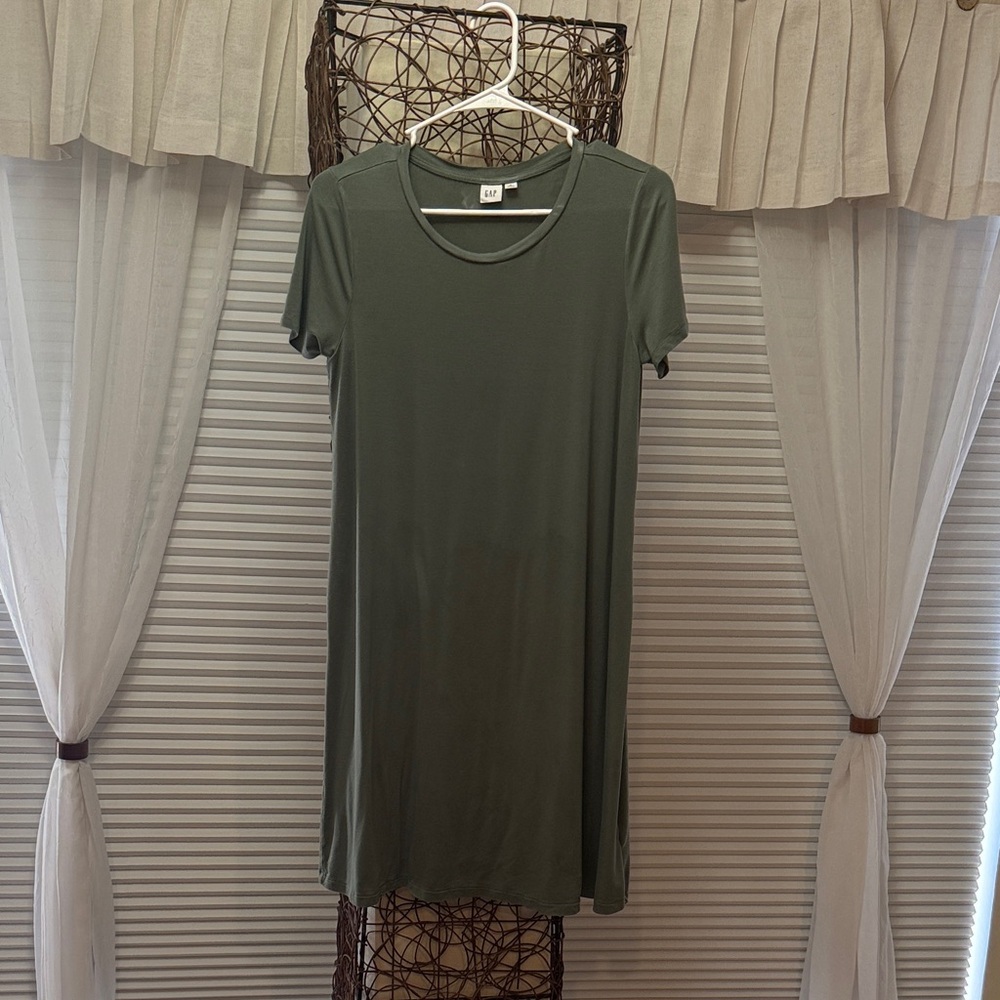 GAP Olive Green Tee